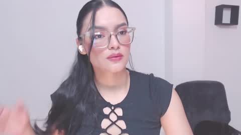 Snapshot of eve_rox18 chatting on 04/18/26, 09:15 Eve Rox18 online show from 04/18/26, 09:15