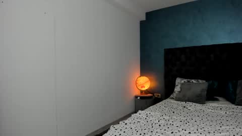 Eve online show from 09/19/25, 05:24