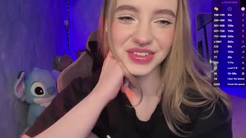 Snapshot of evedarkside chatting on 03/24/26, 04:50 evedarkside online show from 03/24/26, 04:50