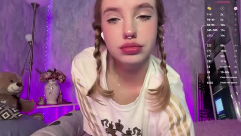 Snapshot of evedarkside chatting on 04/07/26, 05:30 evedarkside online show from 04/07/26, 05:30