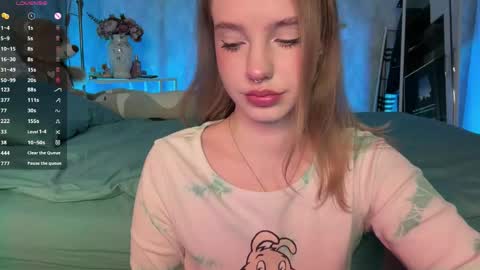 Snapshot of evedarkside chatting on 04/15/26, 05:47 evedarkside online show from 04/15/26, 05:47