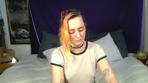 Snapshot of evelan123 chatting on 10/01/25, 06:25 Chulal online show from 10/01/25, 06:25