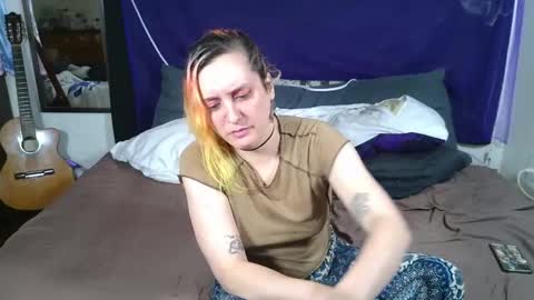 Snapshot of evelan123 chatting on 10/08/25, 06:27 Chulal online show from 10/08/25, 06:27