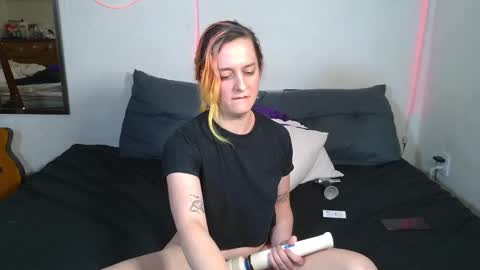 Snapshot of evelan123 chatting on 10/17/25, 10:34 Chulal online show from 10/17/25, 10:34