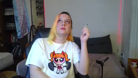 Snapshot of evelan123 chatting on 10/28/25, 09:28 Chulal online show from 10/28/25, 09:28