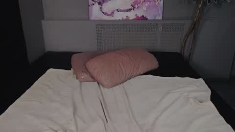 Snapshot of evelibston chatting on 12/17/24, 03:39 EveLibston online show from 12/17/24, 03:39