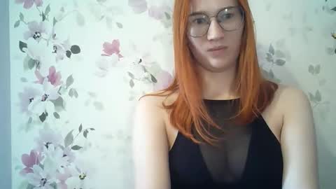 Snapshot of eveliina_shy chatting on 05/15/26, 01:51 Evelina online show from 05/15/26, 01:51