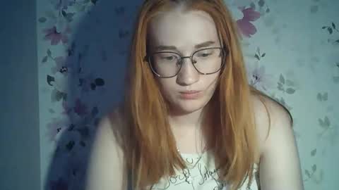 Snapshot of eveliina_shy chatting on 06/11/26, 03:32 Evelina online show from 06/11/26, 03:32