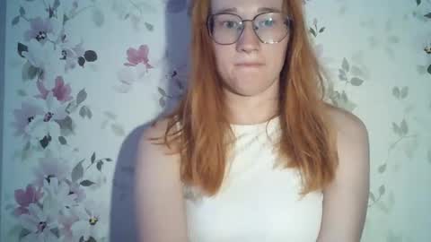 Snapshot of eveliina_shy chatting on 06/22/26, 02:58 Evelina online show from 06/22/26, 02:58