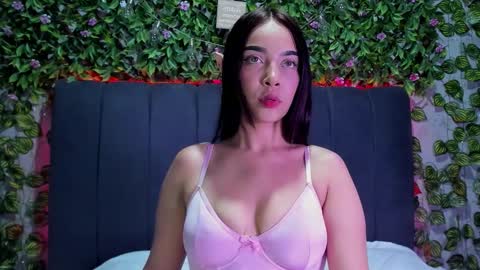 E V E L I N online show from 10/27/25, 02:59
