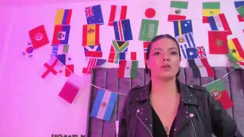 evelin__thompsson online show from 06/19/26, 03:11