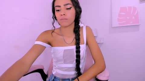 Snapshot of evelin_shy chatting on 03/10/26, 02:16 Evelin online show from 03/10/26, 02:16