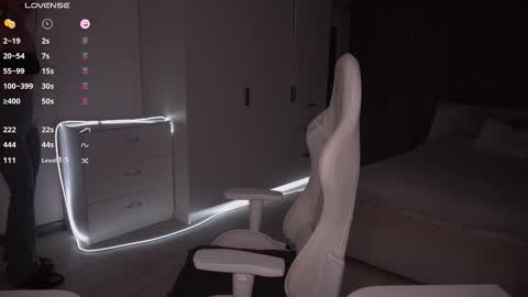 Evelina online show from 10/08/25, 03:20