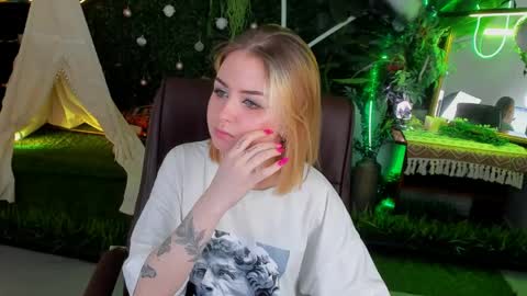 Evelina online show from 05/26/26, 09:49
