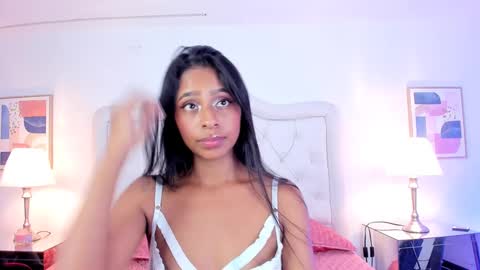 Snapshot of evelyn__ebony chatting on 12/07/24, 03:58 evelyn ebony online show from 12/07/24, 03:58