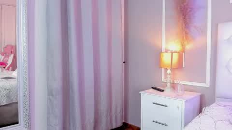 Snapshot of evelyn__ebony chatting on 12/12/24, 11:29 evelyn ebony online show from 12/12/24, 11:29