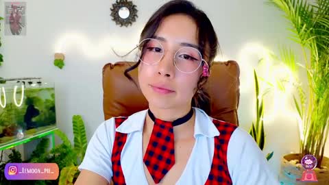 Snapshot of evelyn_chelle chatting on 04/10/26, 12:16 Im Eve or Chelle Next Stream 191224 online show from 04/10/26, 12:16