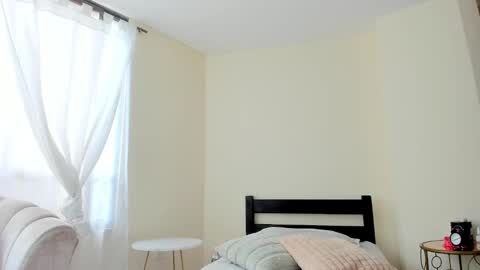 Snapshot of evelyn_coelloo chatting on 02/25/25, 06:42 Eve online show from 02/25/25, 06:42