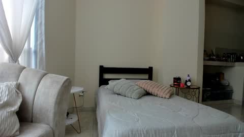 Snapshot of evelyn_coelloo chatting on 03/04/25, 07:01 Eve online show from 03/04/25, 07:01