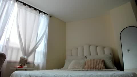 Snapshot of evelyn_coelloo chatting on 11/11/25, 05:57 Eve online show from 11/11/25, 05:57