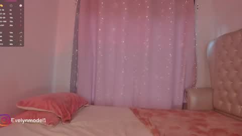 evelyn evelyn online show from 12/19/24, 04:46