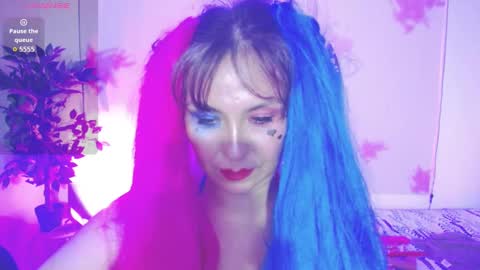 Juliana online show from 10/05/25, 06:50