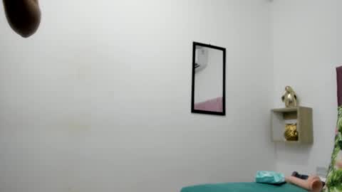 evelyn_morgan1 online show from 10/18/25, 12:35