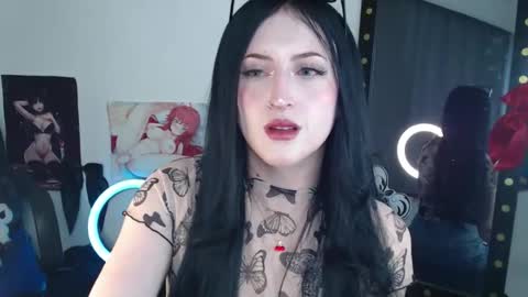 Snapshot of evelyn_sheeran chatting on 04/27/26, 03:04 Julieta online show from 04/27/26, 03:04