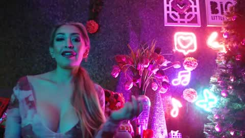 EvelynaGrey online show from 12/19/24, 07:40