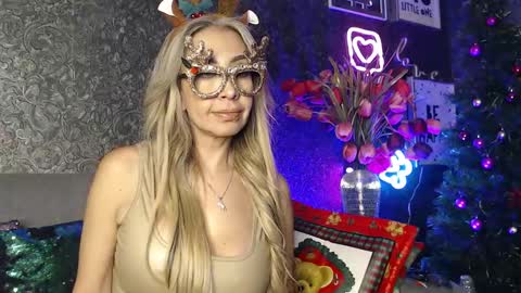 EvelynaGrey online show from 12/23/24, 11:36