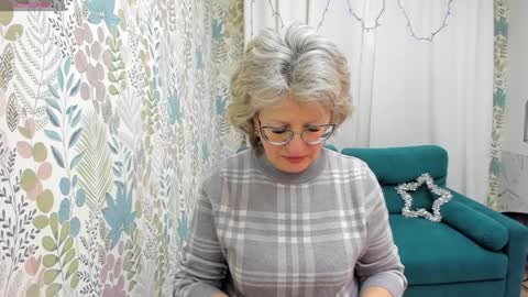 Snapshot of evelynblissful chatting on 01/04/25, 04:55 Evelyn online show from 01/04/25, 04:55