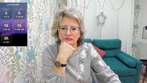 Snapshot of evelynblissful chatting on 01/10/25, 05:26 Evelyn online show from 01/10/25, 05:26