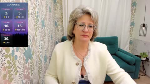 Snapshot of evelynblissful chatting on 02/06/25, 08:18 Evelyn online show from 02/06/25, 08:18