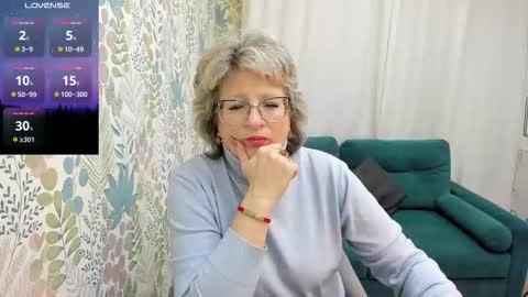 Snapshot of evelynblissful chatting on 12/05/25, 04:54 Evelyn online show from 12/05/25, 04:54