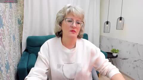 Evelyn online show from 03/19/26, 05:00