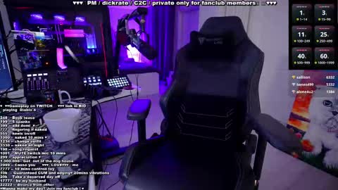 Snapshot of evelyne92 chatting on 02/13/25, 01:08 Evelyne online show from 02/13/25, 01:08