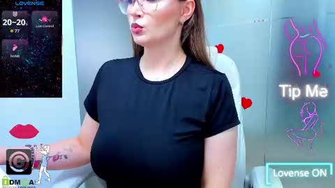 Snapshot of evelyne_rose chatting on 07/03/26, 05:03 evelyne_rose online show from 07/03/26, 05:03
