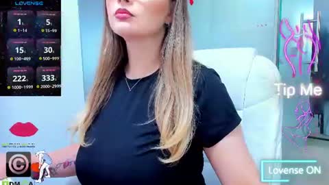 Snapshot of evelyne_rose chatting on 07/05/26, 04:52 evelyne_rose online show from 07/05/26, 04:52