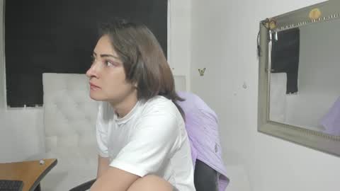 Snapshot of evelynesex chatting on 06/13/26, 03:48 Evelyne online show from 06/13/26, 03:48