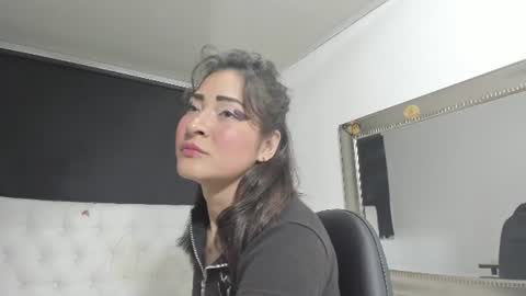 Snapshot of evelynesex chatting on 06/14/26, 03:19 Evelyne online show from 06/14/26, 03:19