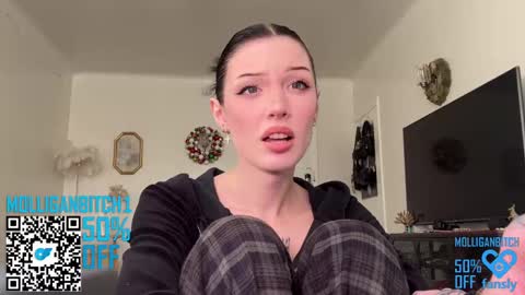 Snapshot of evelynforever chatting on 01/17/25, 11:07 Evelyn online show from 01/17/25, 11:07