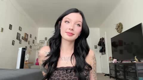 Snapshot of evelynforever chatting on 09/17/25, 07:26 Evelyn online show from 09/17/25, 07:26