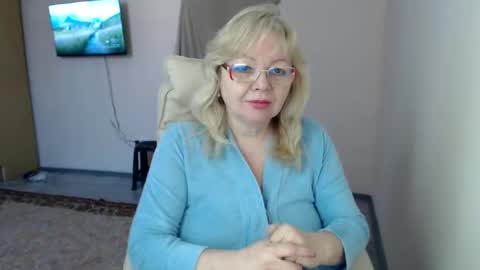 Snapshot of evelynloveshy chatting on 02/27/25, 10:59 BarbaraBlondy online show from 02/27/25, 10:59