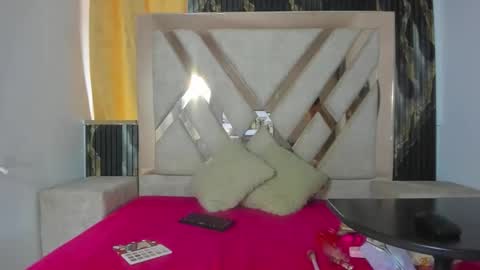 EvelynMoore   online show from 01/08/26, 07:05