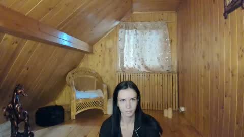 Evelynn online show from 11/04/25, 06:23