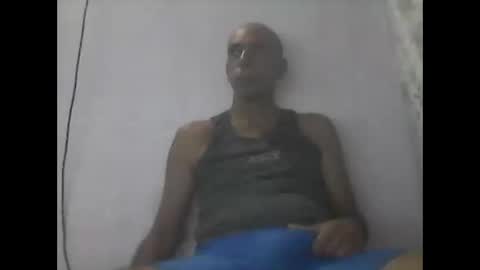 Snapshot of everaldosantos chatting on 12/15/24, 01:02 everaldosantos online show from 12/15/24, 01:02