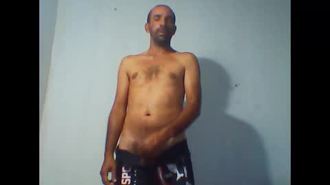 Snapshot of everaldosantos chatting on 11/25/25, 11:05 everaldosantos online show from 11/25/25, 11:05