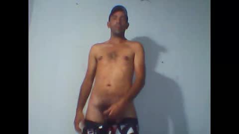 Snapshot of everaldosantos chatting on 12/20/25, 10:50 everaldosantos online show from 12/20/25, 10:50