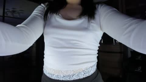 Snapshot of everlee_r chatting on 02/07/25, 04:56 Everlee online show from 02/07/25, 04:56