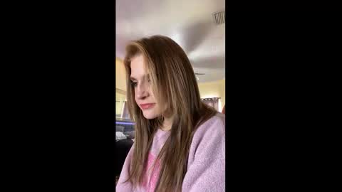 Snapshot of everleighlux chatting on 03/19/26, 01:37 Aly online show from 03/19/26, 01:37